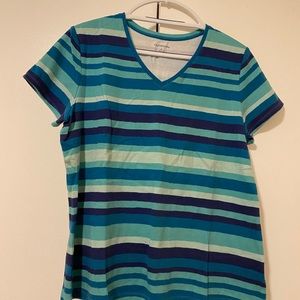 Croft&Barrow blue/teal v-neck t-shirt